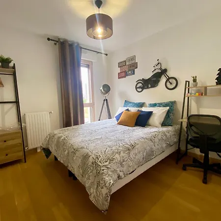 Daire Loft Industriel A Cote De La Defense Nanterre